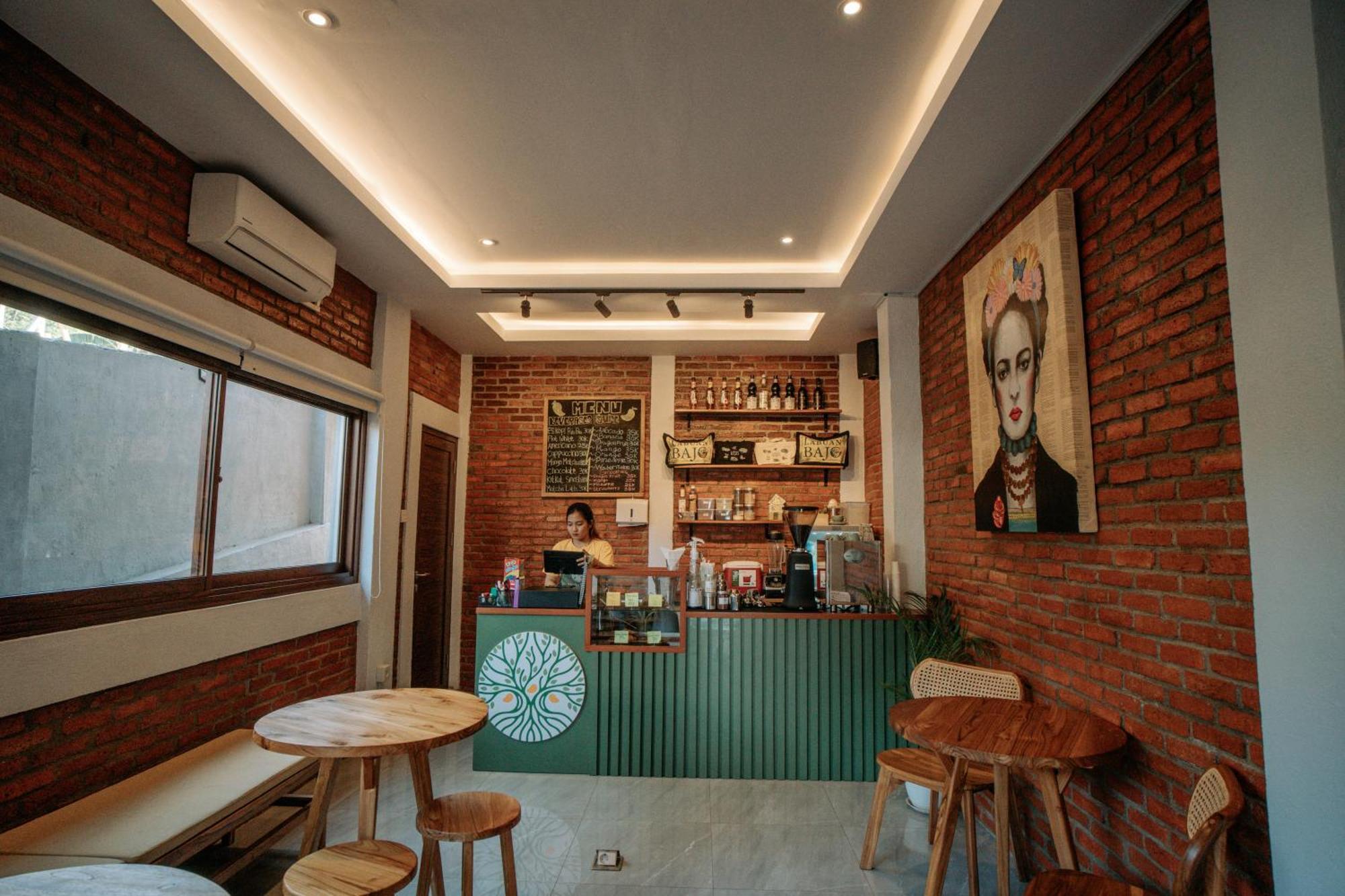 Puu Pau Hotel & Coffee Shop ラブハン・バジョ エクステリア 写真